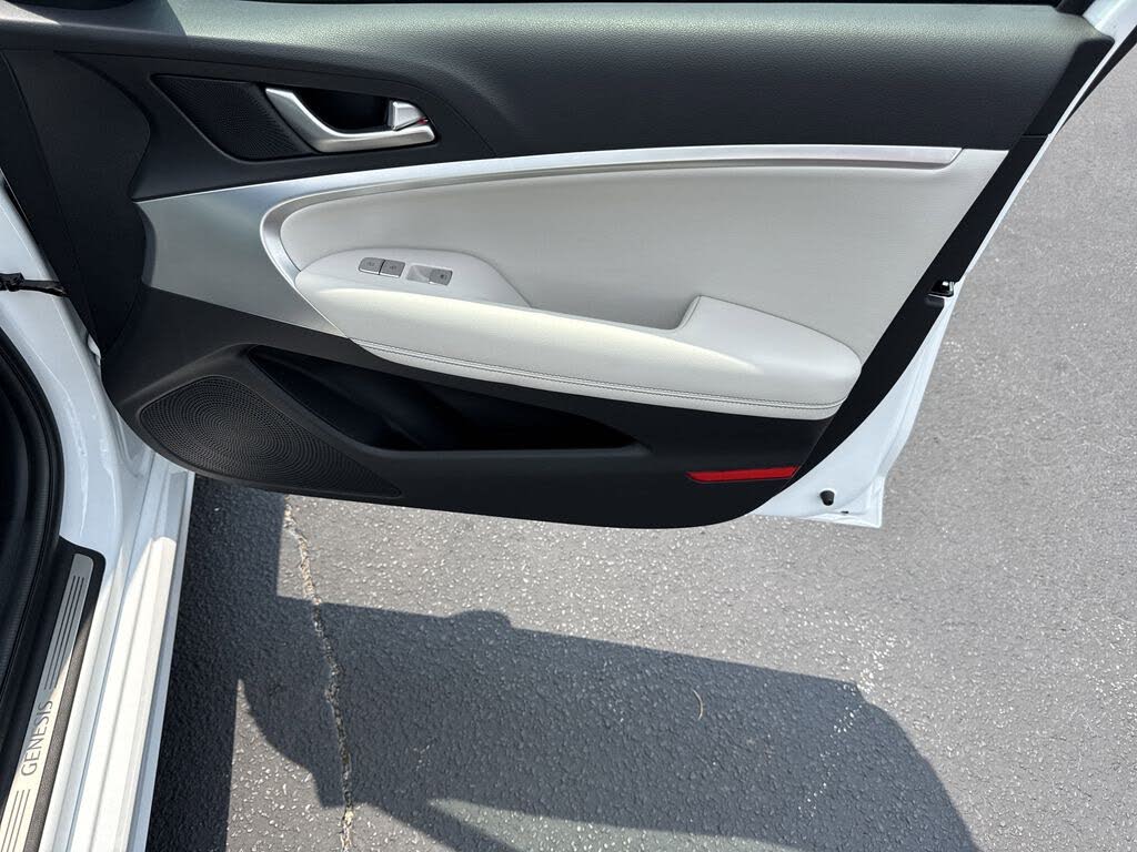 2025 Genesis G70