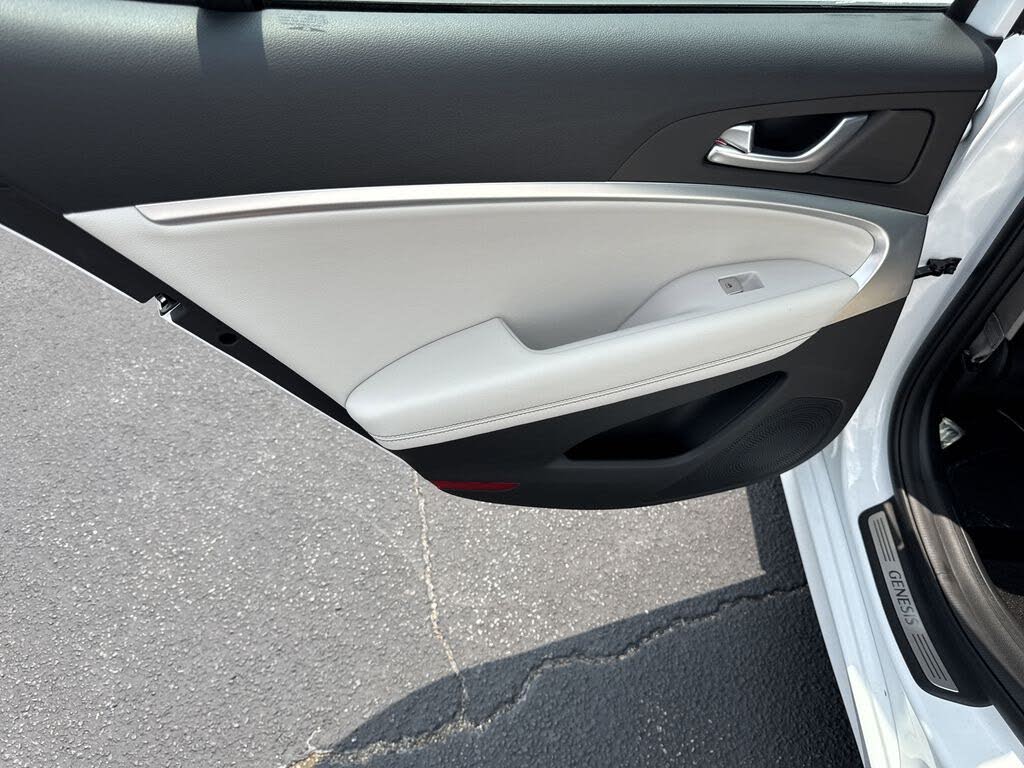 2025 Genesis G70