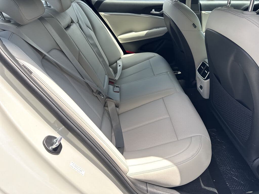 2025 Genesis G70