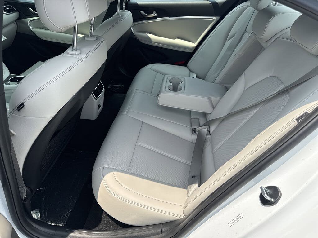 2025 Genesis G70