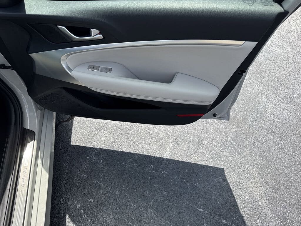 2025 Genesis G70