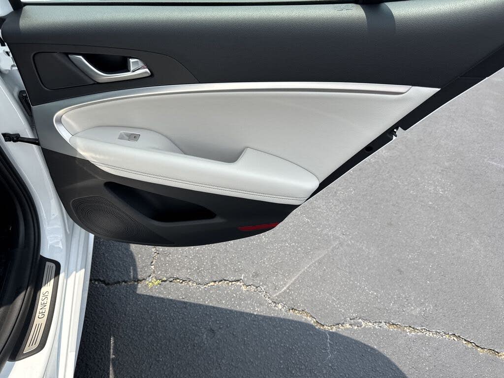 2025 Genesis G70