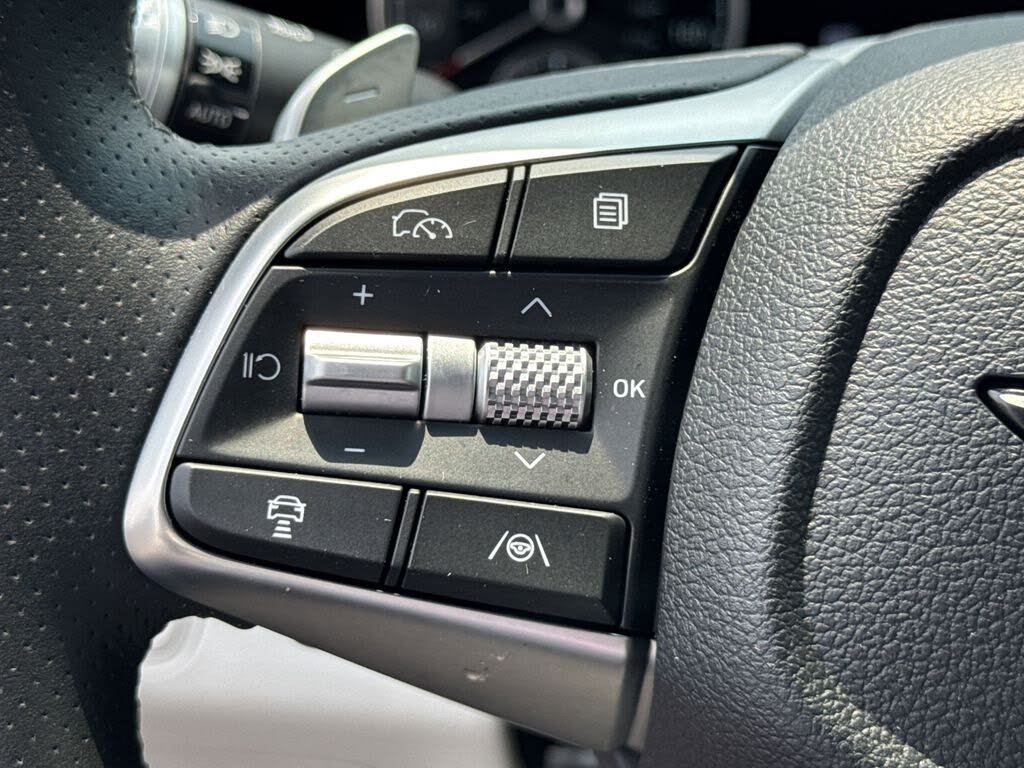 2025 Genesis G70