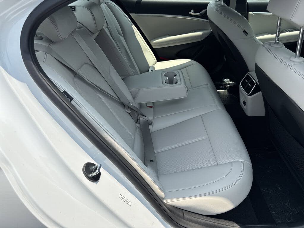 2025 Genesis G70