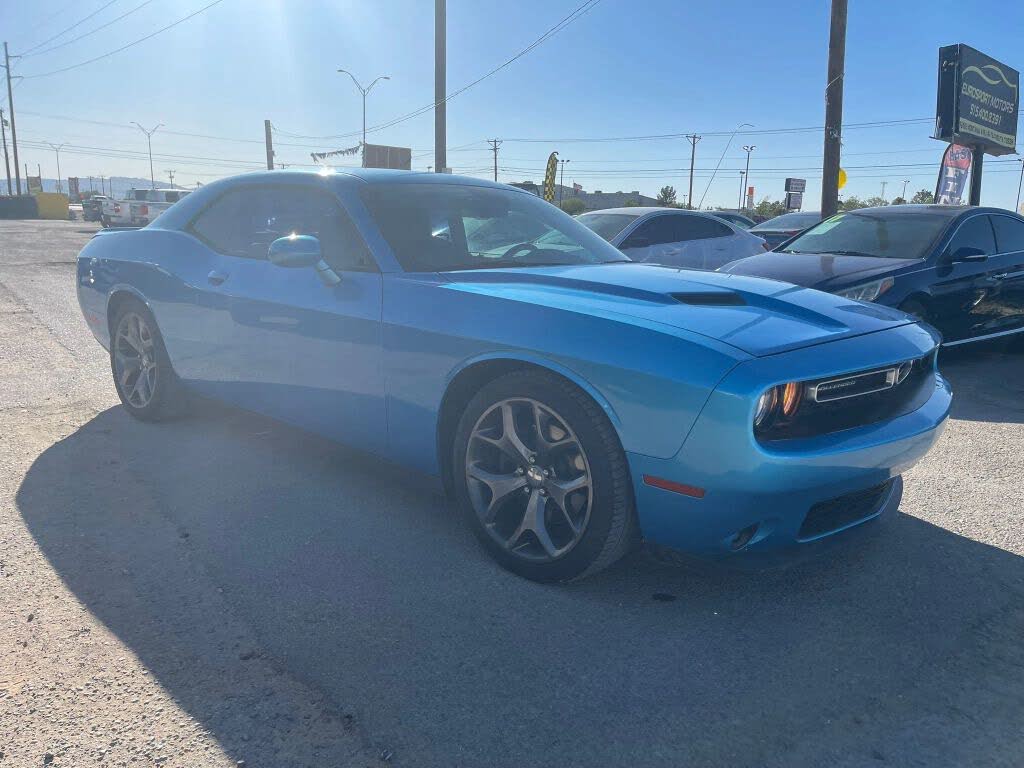 2015 Dodge Challenger — thumbnail 3