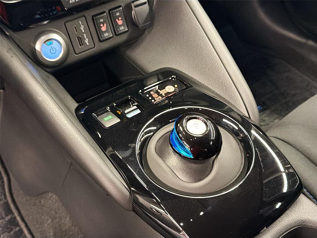 2025 Nissan LEAF