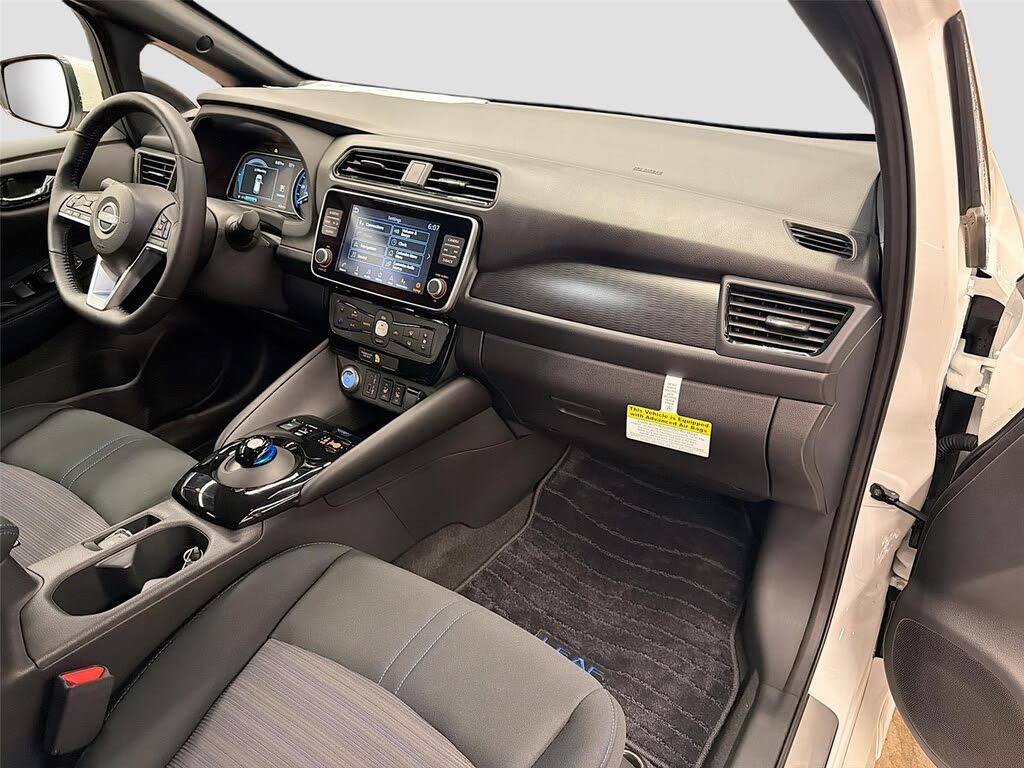 2025 Nissan LEAF