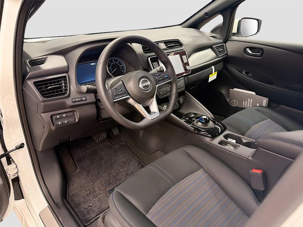 2025 Nissan LEAF