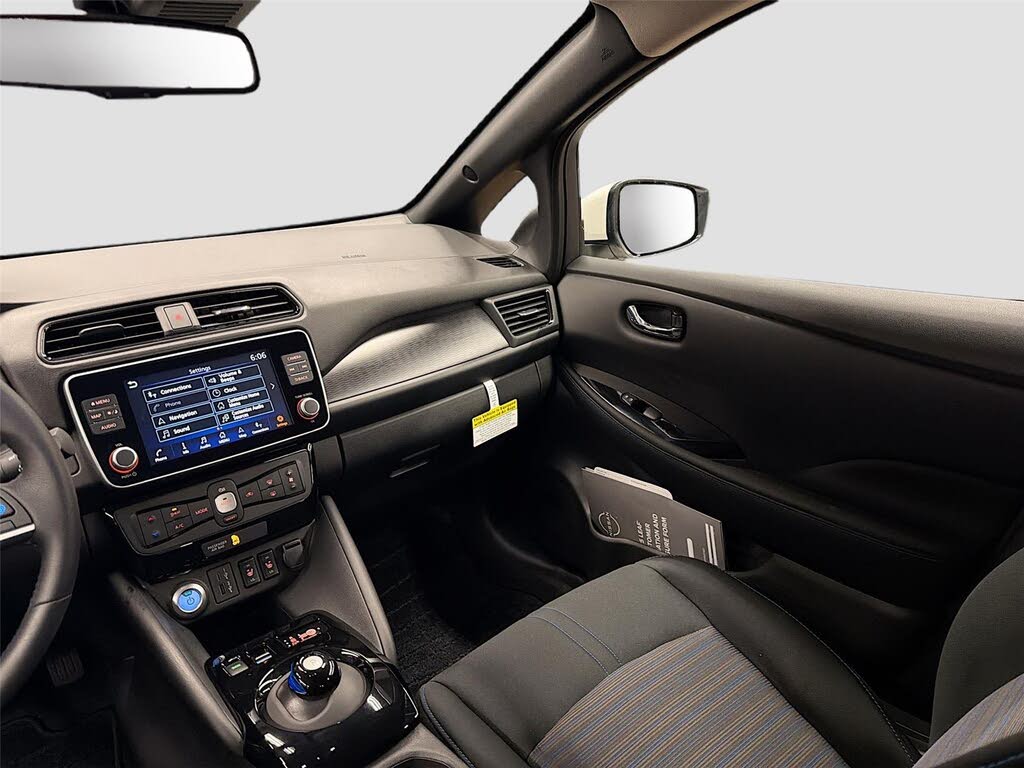2025 Nissan LEAF
