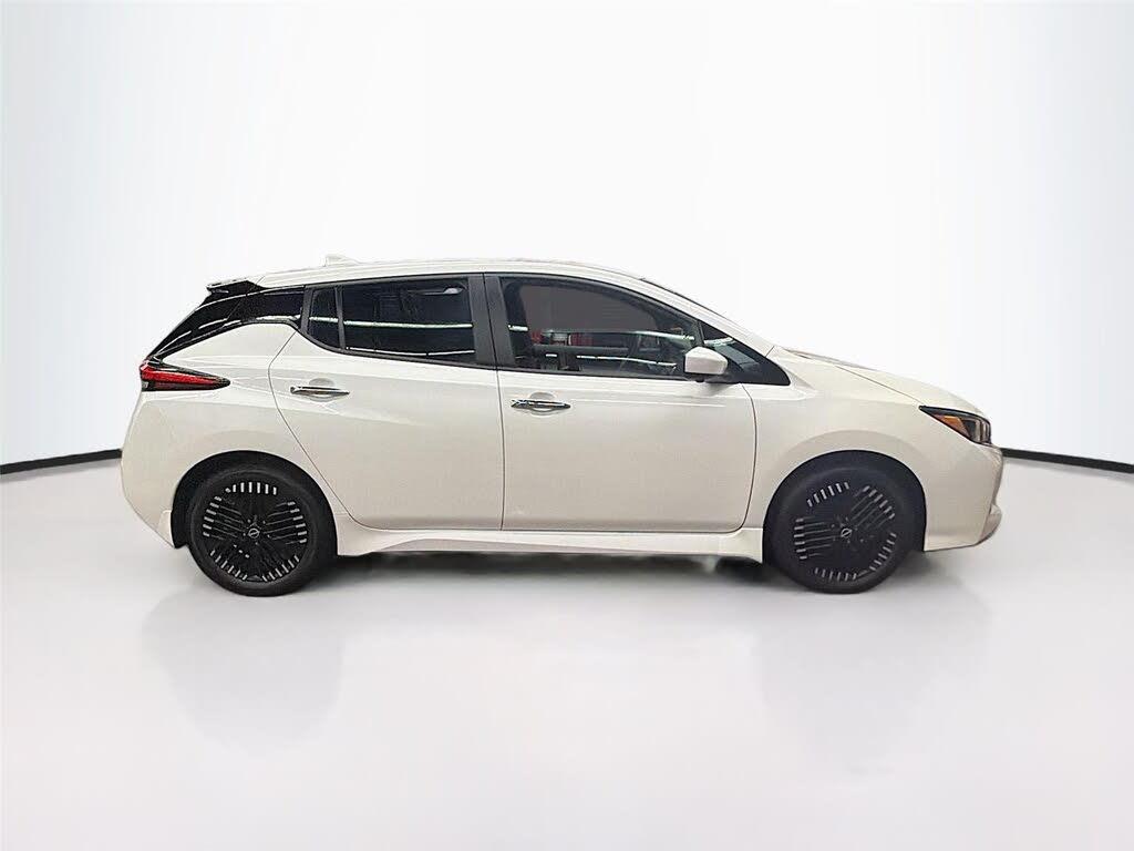 2025 Nissan LEAF