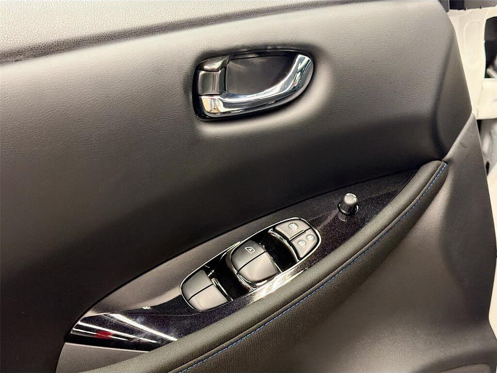 2025 Nissan LEAF