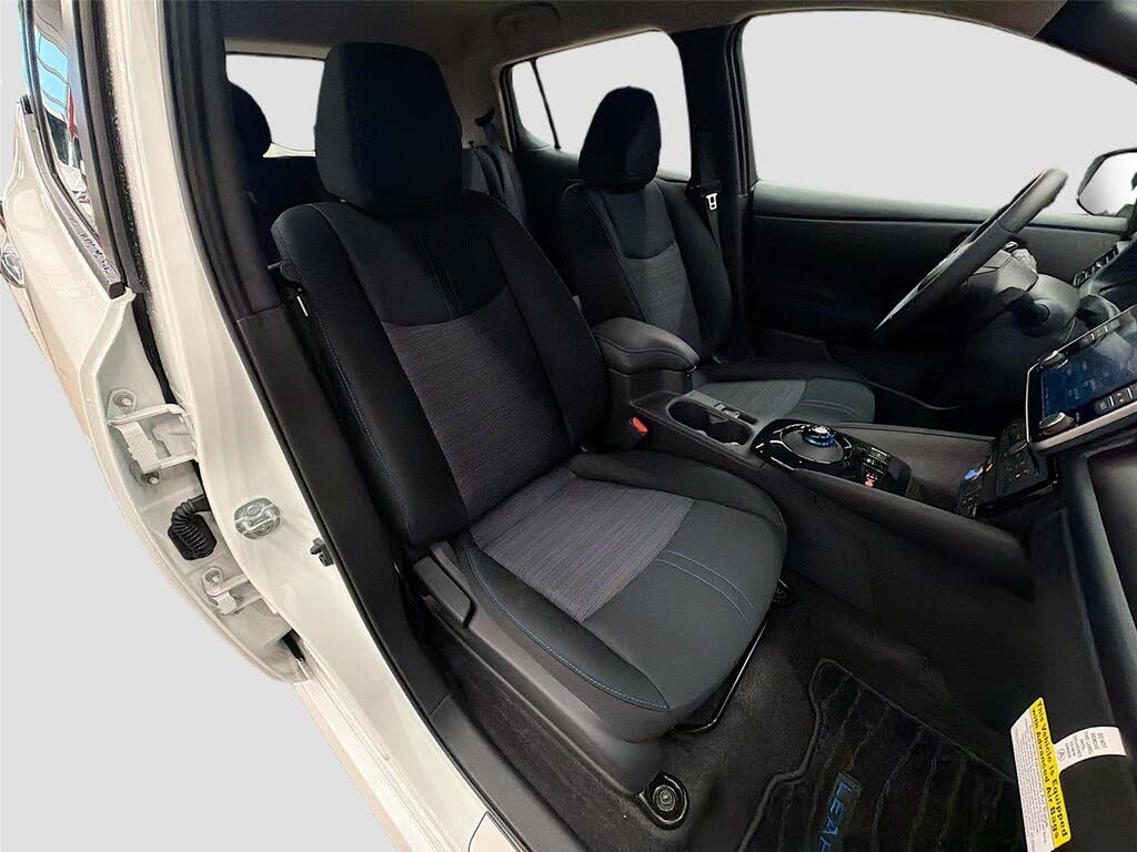 2025 Nissan LEAF