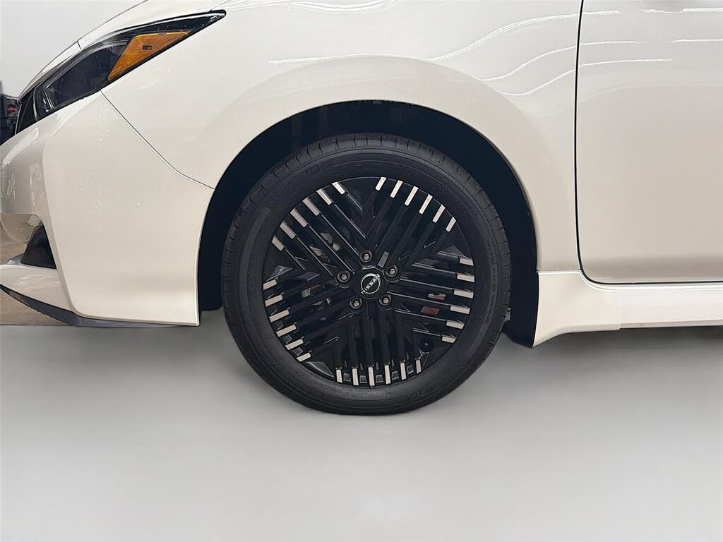 2025 Nissan LEAF