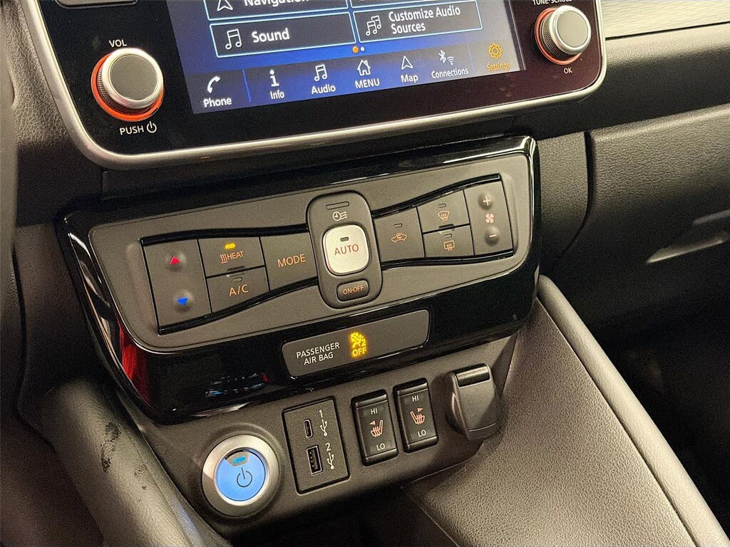 2025 Nissan LEAF