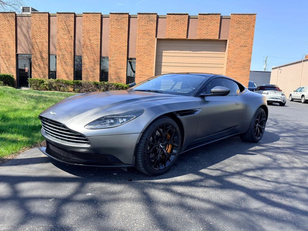 Aston Martin DB11 V8 Coupe