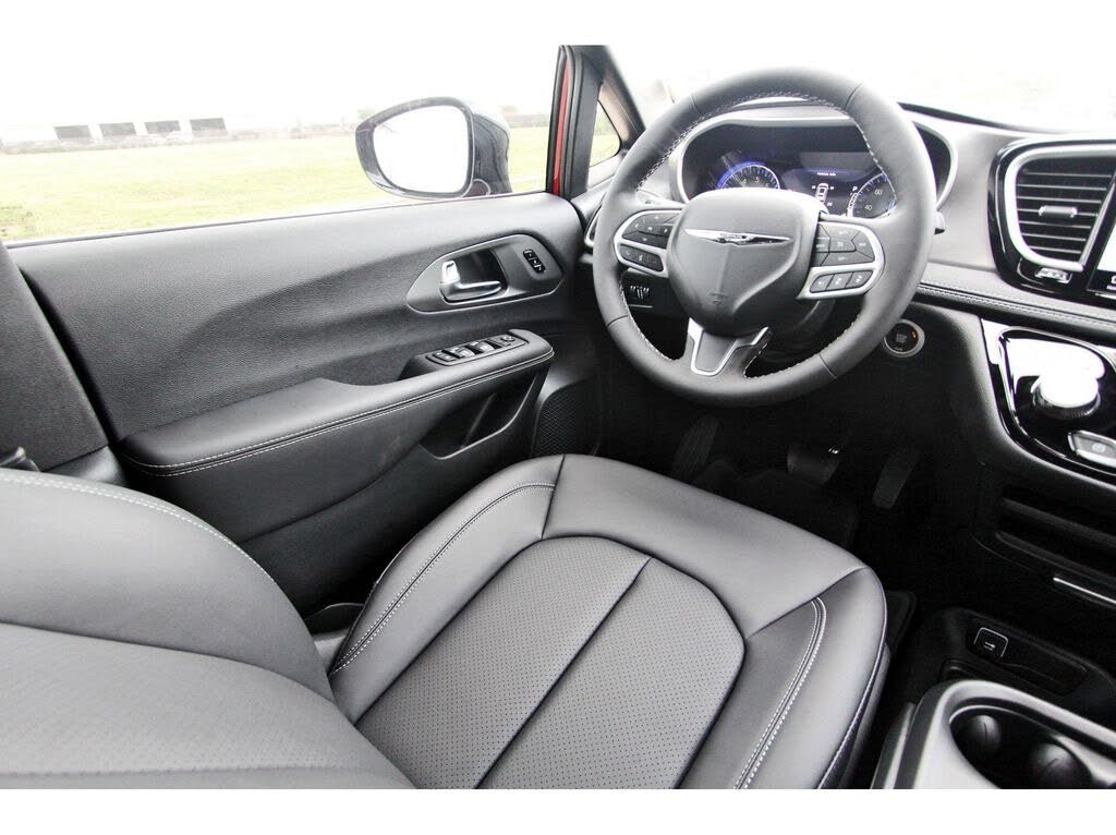2025 Chrysler Pacifica