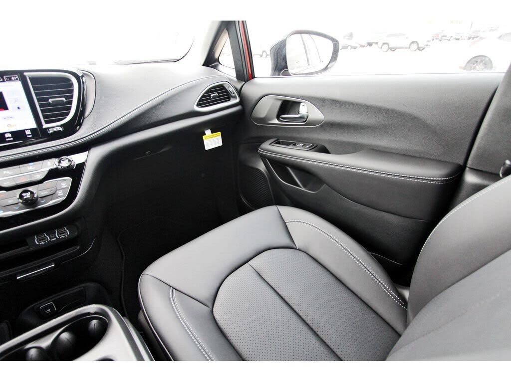 2025 Chrysler Pacifica