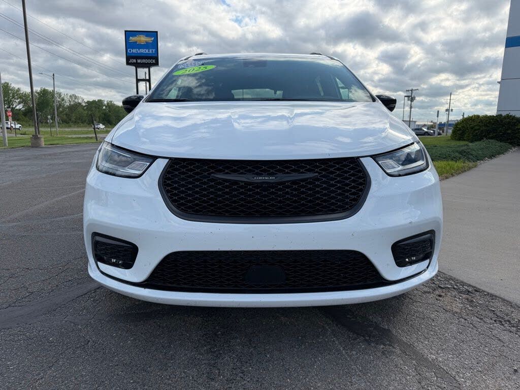 2025 Chrysler Pacifica