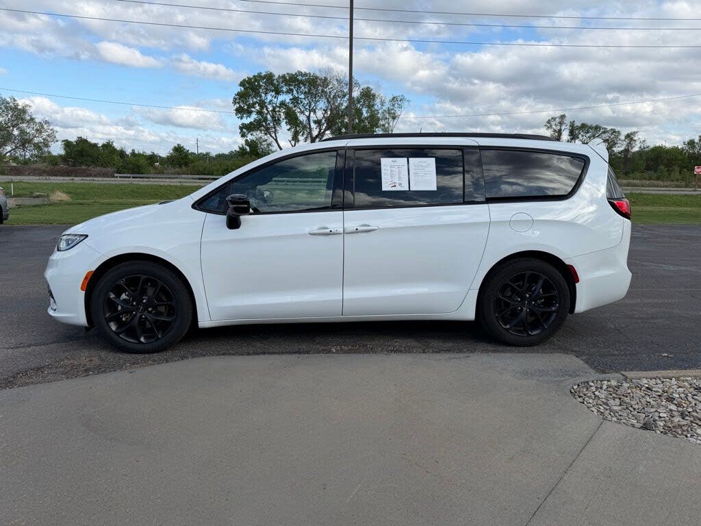 2025 Chrysler Pacifica