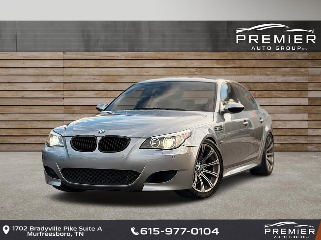 BMW M5 E60 V10