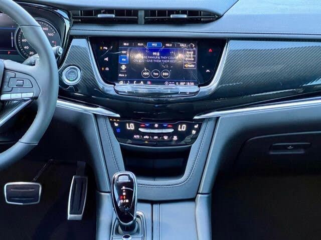 2024 Cadillac XT6