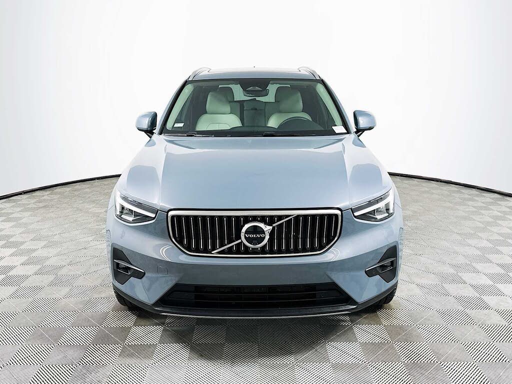 2023 Volvo XC40