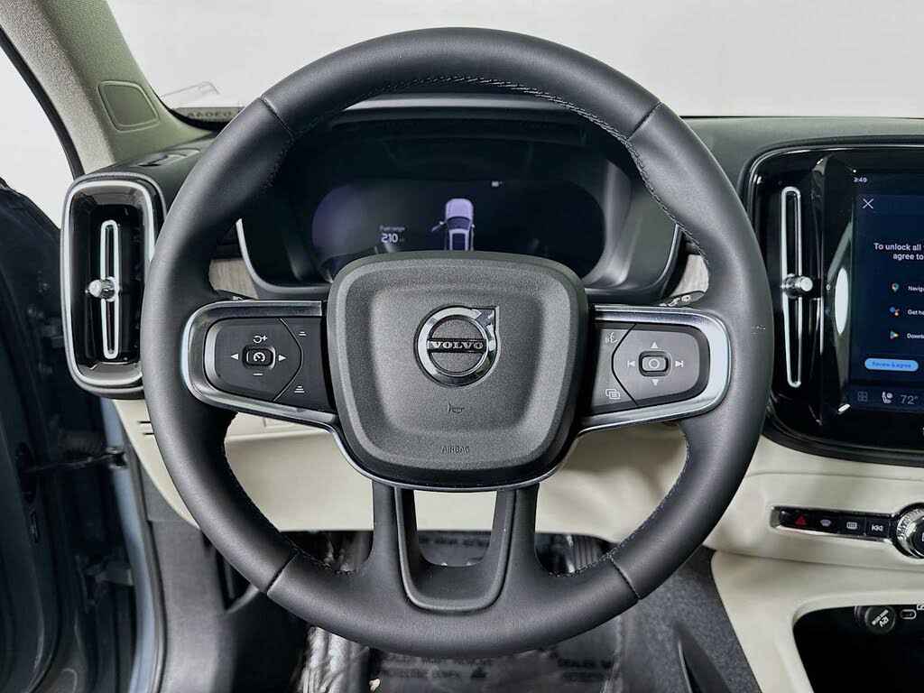 2023 Volvo XC40