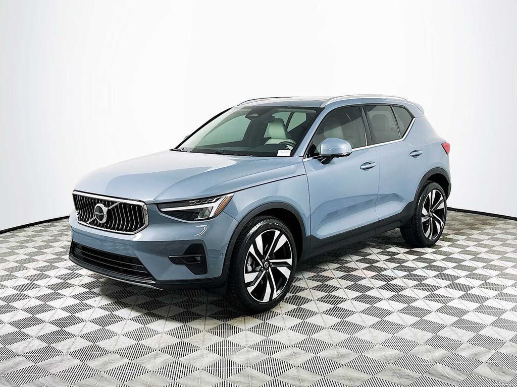 2023 Volvo XC40