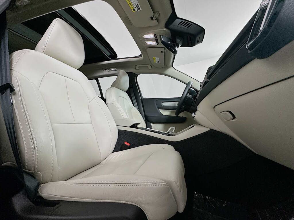 2023 Volvo XC40