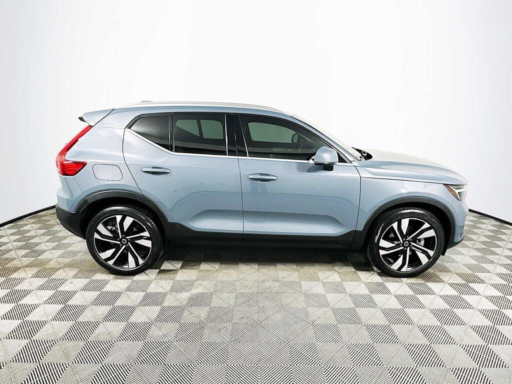 2023 Volvo XC40