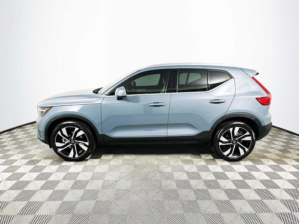 2023 Volvo XC40
