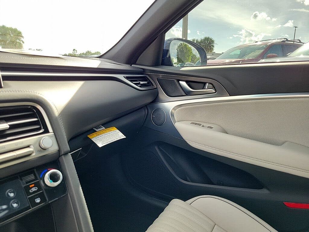 2025 Genesis G70