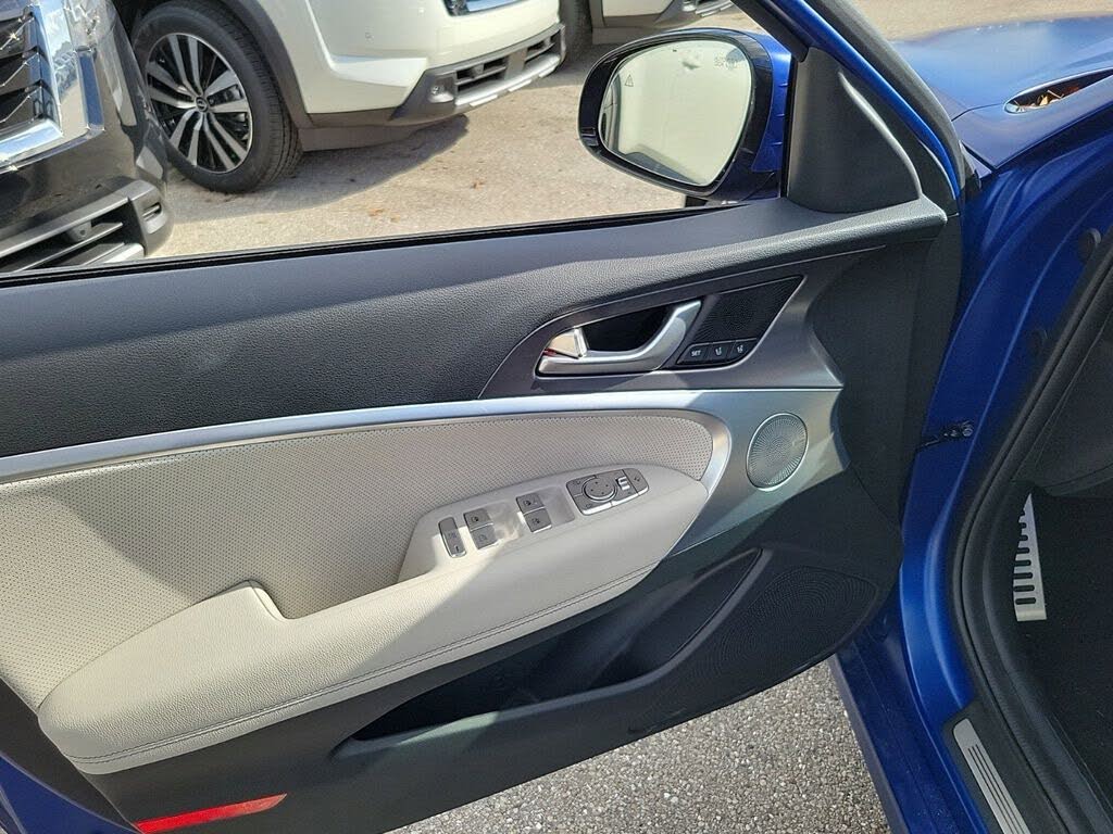 2025 Genesis G70