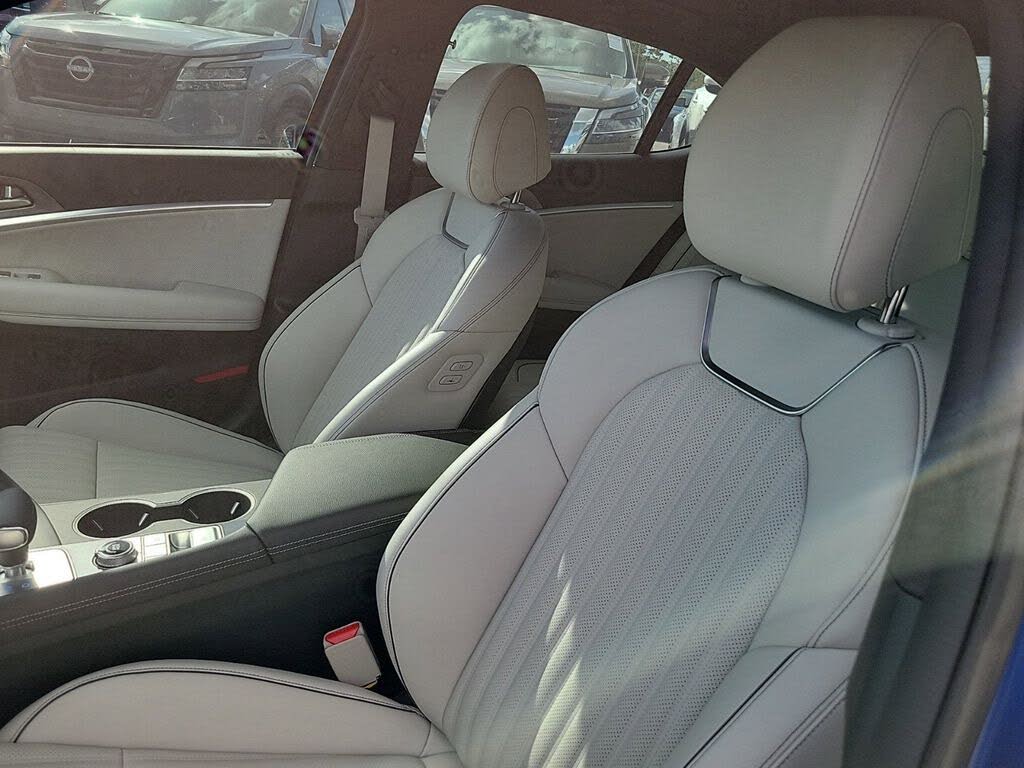2025 Genesis G70