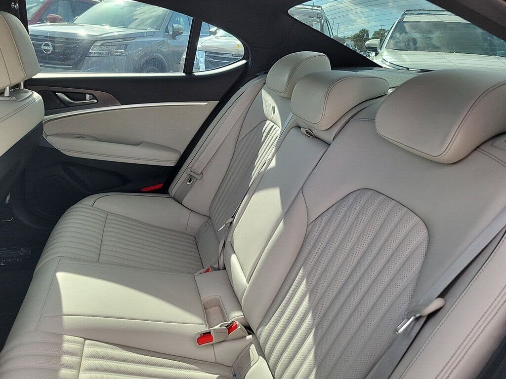 2025 Genesis G70