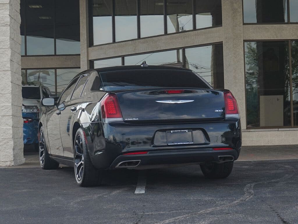 2019 Chrysler 300