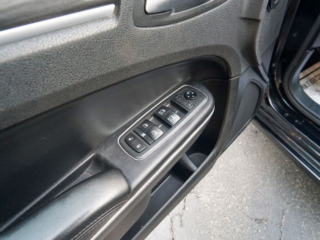 2019 Chrysler 300