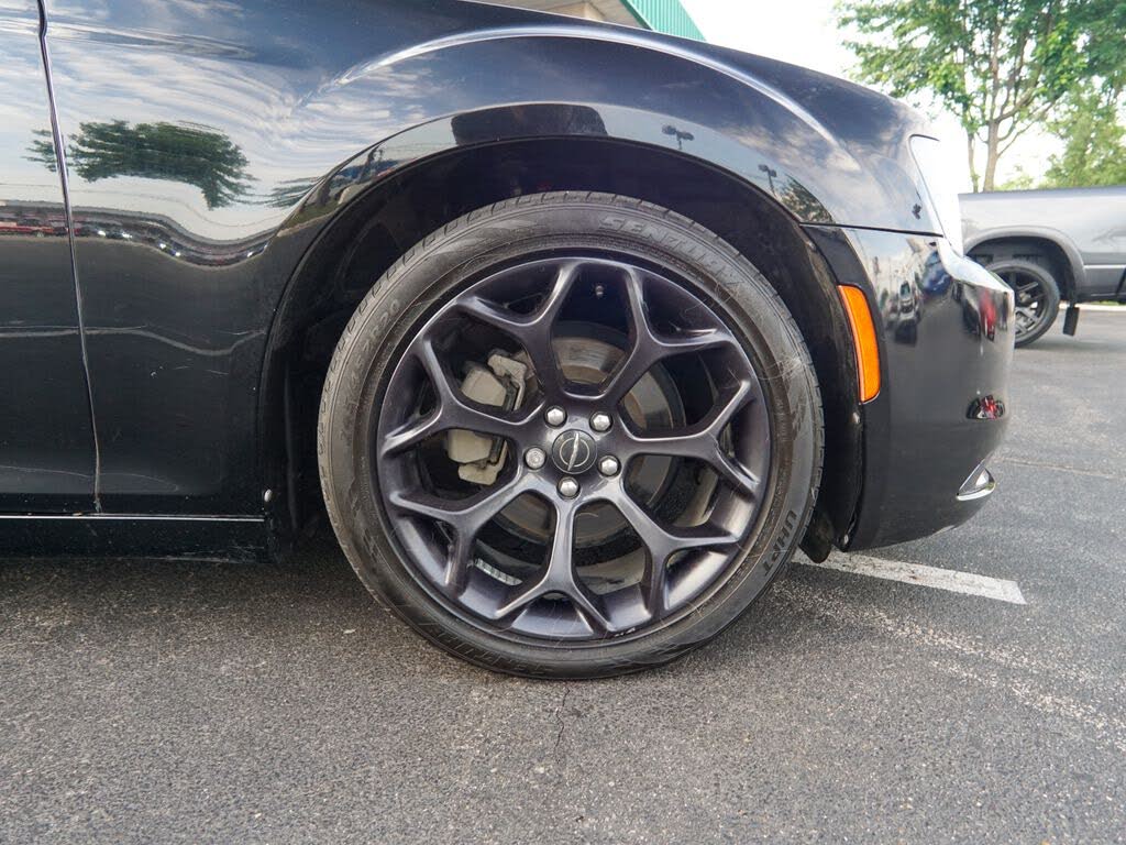 2019 Chrysler 300