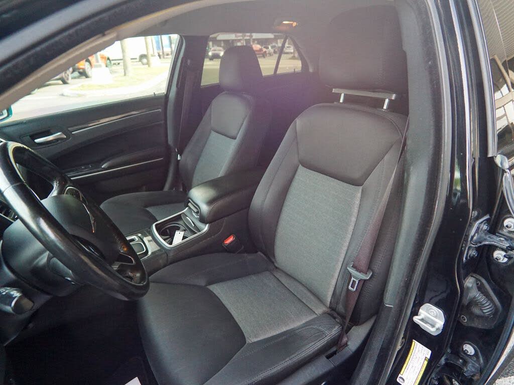 2019 Chrysler 300