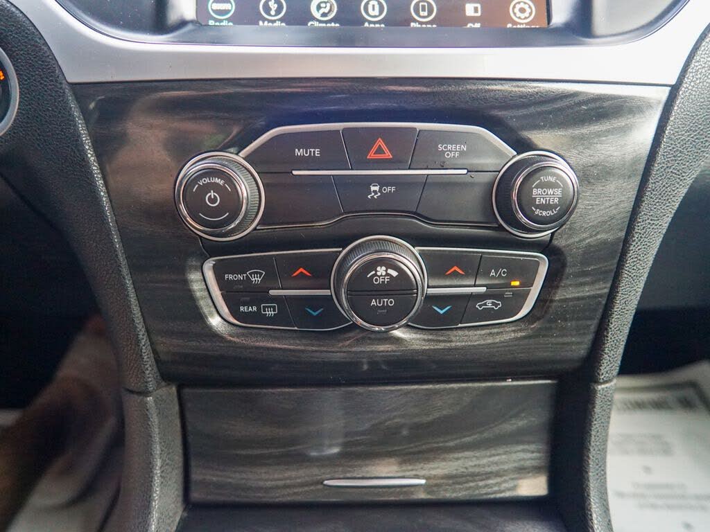 2019 Chrysler 300
