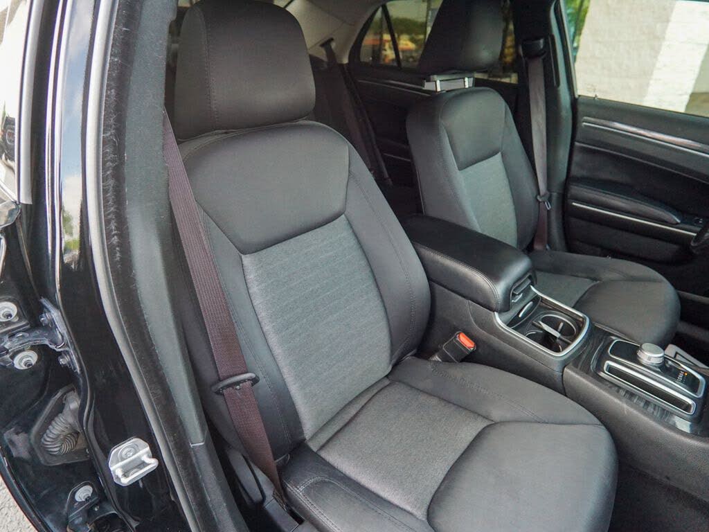 2019 Chrysler 300