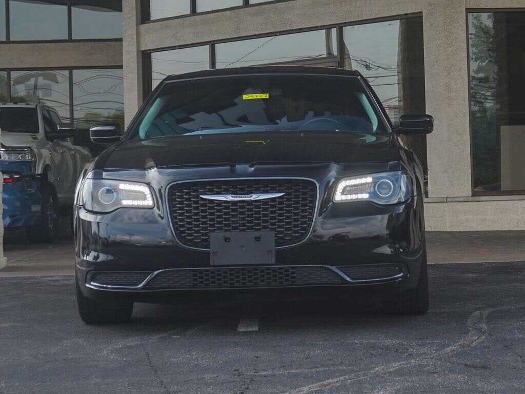 2019 Chrysler 300