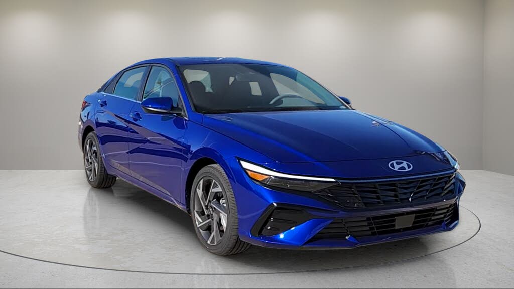 2025 Hyundai Elantra SEL Convenience — photo 1 of 12