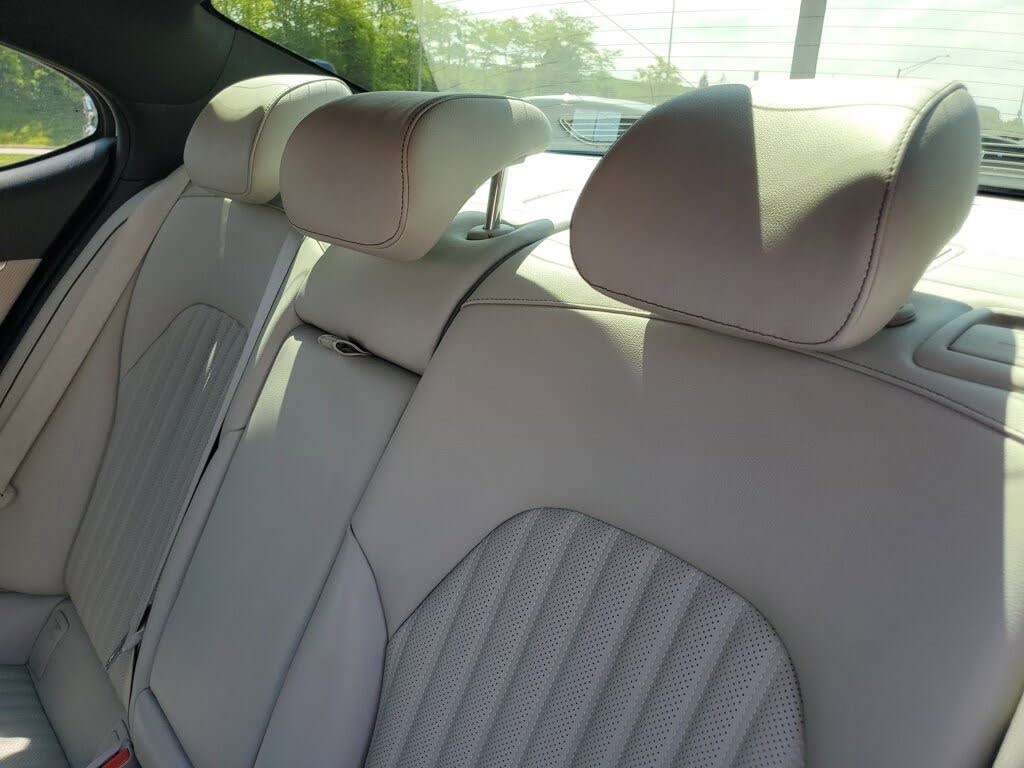 2022 Genesis G70