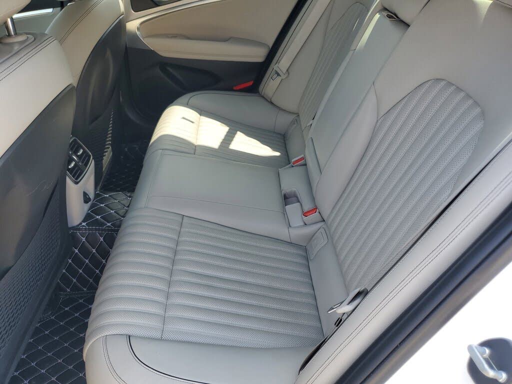2022 Genesis G70