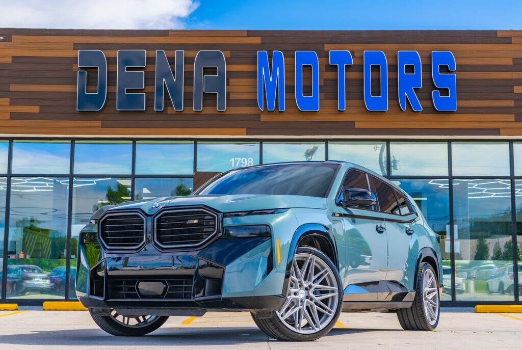 2023 BMW XM Base