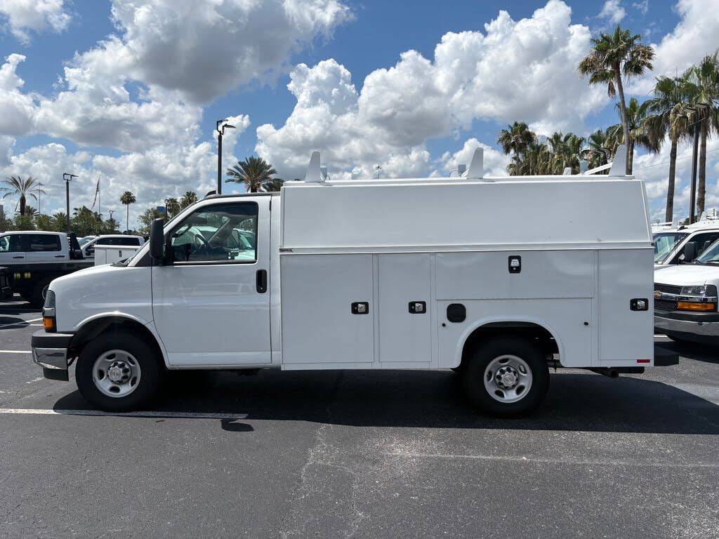 2025 Chevrolet Express Chassis