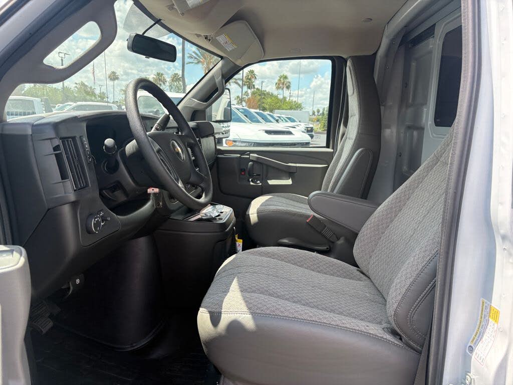 2025 Chevrolet Express Chassis