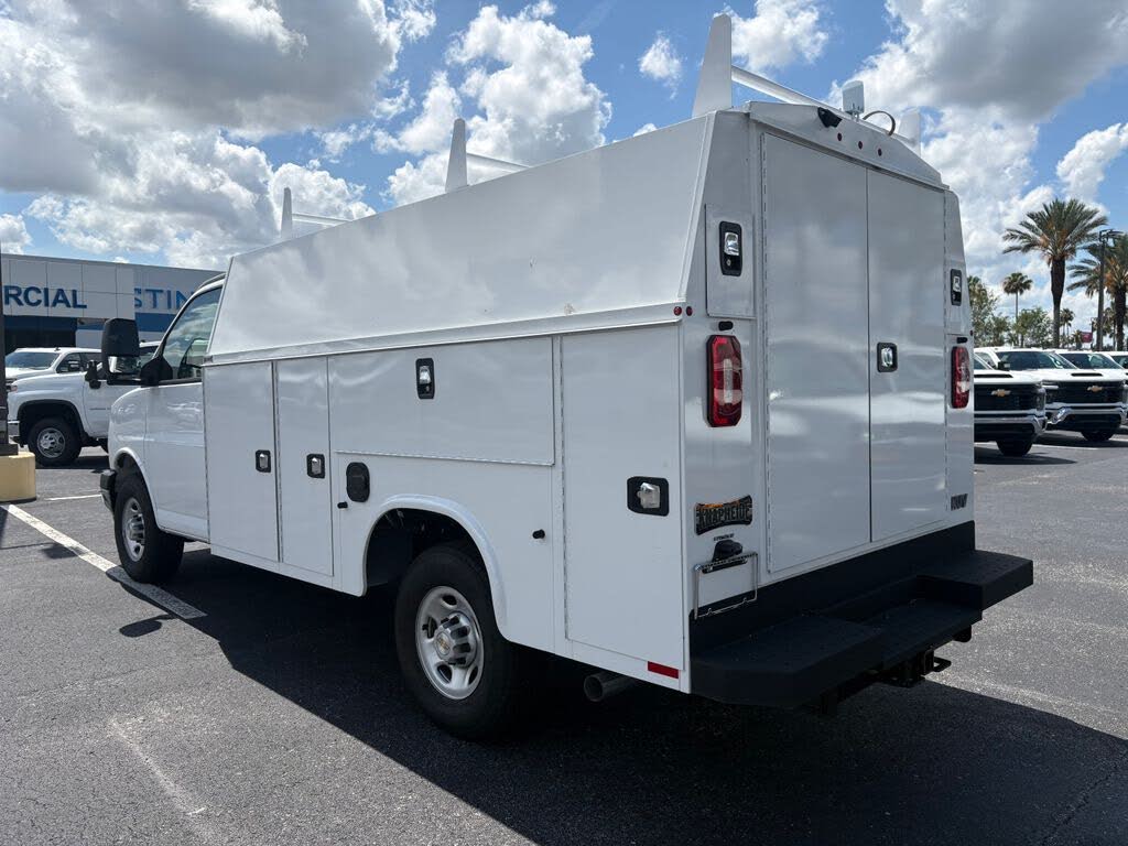 2025 Chevrolet Express Chassis