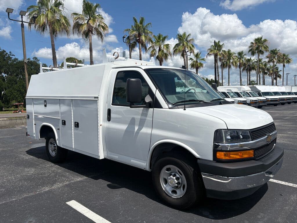 2025 Chevrolet Express Chassis